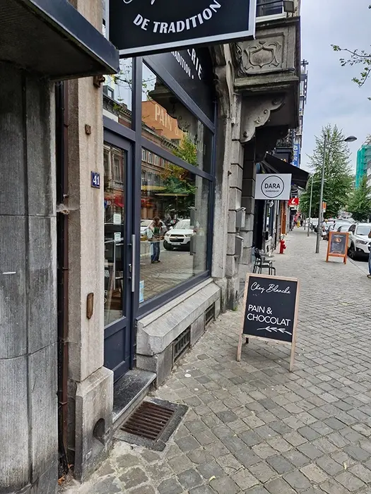 Vitrine d'une patisserie.