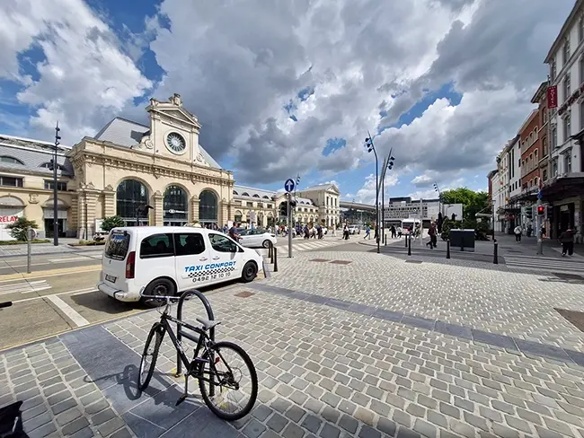 Gare de Namur et les alentours.